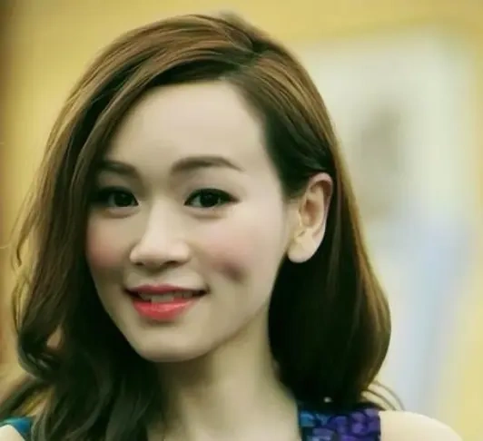TVB前女星杨思琦自爆后悔公开恋情，未婚生女罕见谈生父：原本打算走到结婚