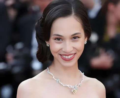 35岁水原希子戛纳露腿 当年的野性女孩学会了对镜头笑