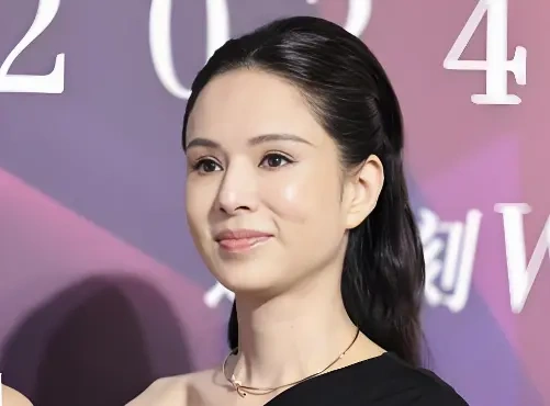 李若彤回应未婚无子：别拿别人的圆满卡自己的尺子