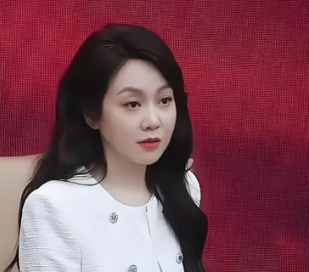 闫妮没演成《主角》 她坐在台下给秦腔鼓掌