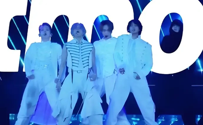 SHINee《Atmos》横扫16国iTunes冠军，出道18年交出满分情书