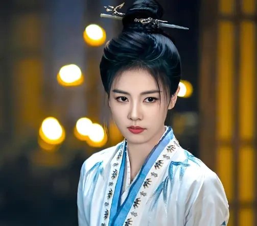 《莫离》未播先火！白鹿演疯感女主，嫁给轮椅王爷，两个狠人搞复仇