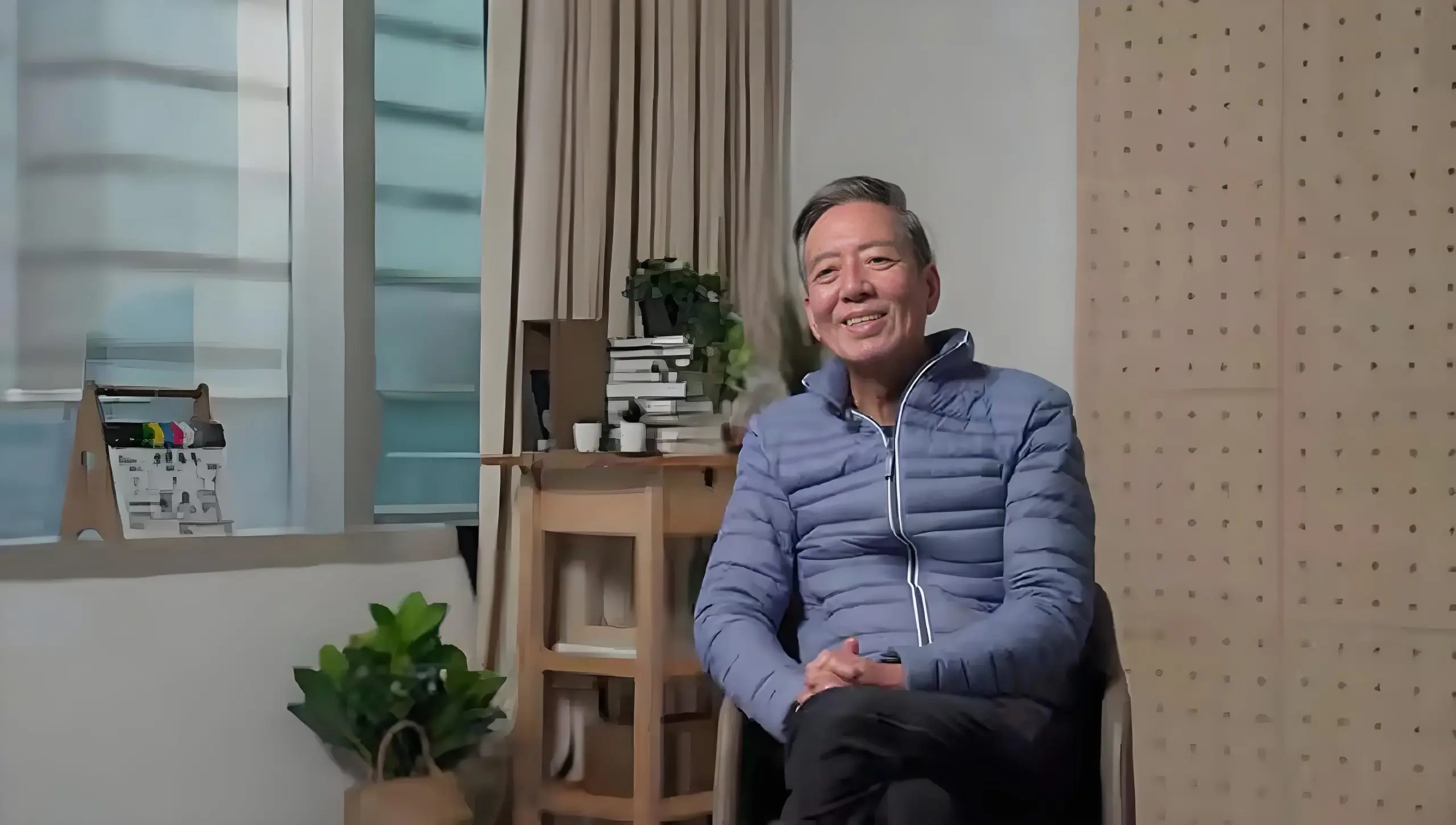 资深演员骆应钧七十七岁仍活跃幕前 离开TVB因片酬缩水坚持丁克与教师妻子恩爱半世纪