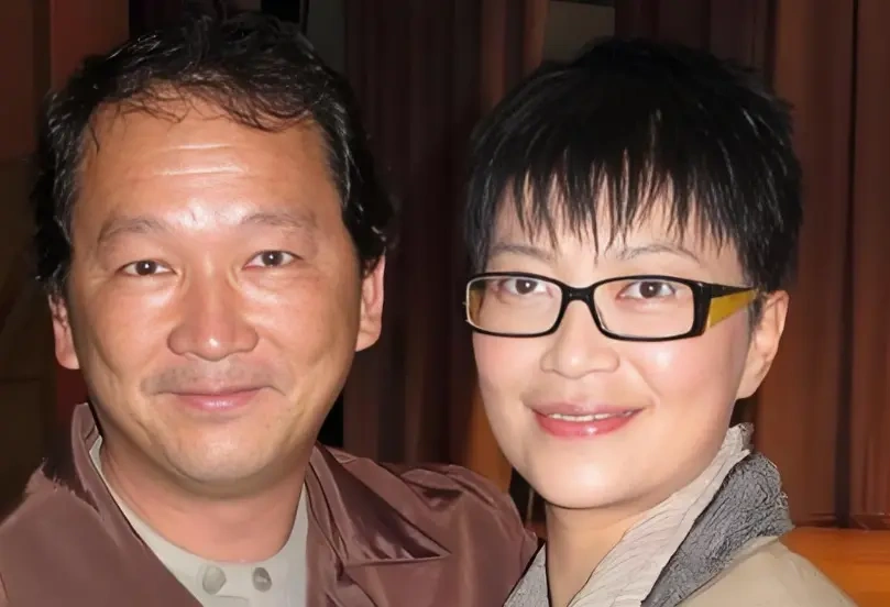送别陈敏儿：在同一个教堂，与丈夫廖启智“重逢”