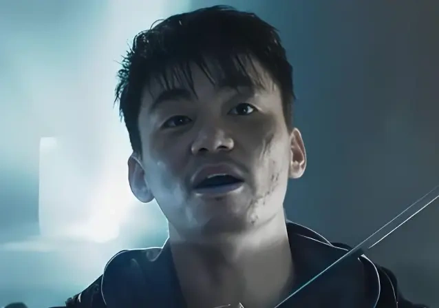王宝强《狠家伙》首曝预告，梁家辉段奕宏狄龙三代狠人集结，这次他不搞笑了
