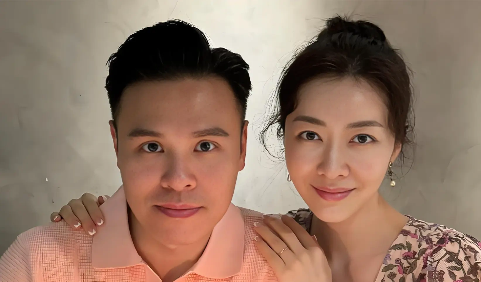 熊黛林嫁赛车手富商，婚后被宠成普通幸福妈妈