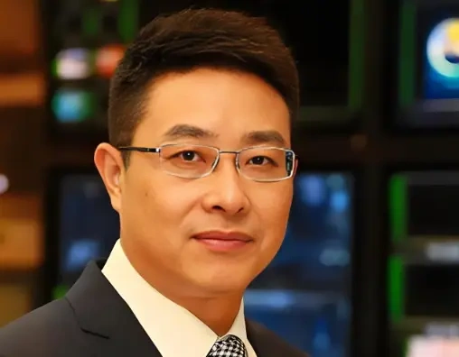 戏里演尽百态人生，戏外守一份四十四年深情，69岁崔志刚活成了最踏实的样子