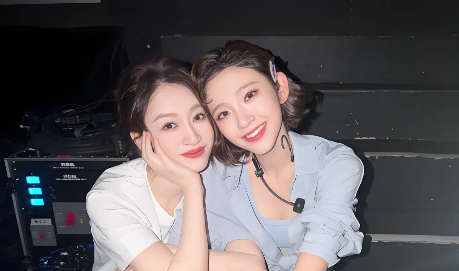 李小冉唐艺昕后台互怼互宠，自然松弛毫无营业感