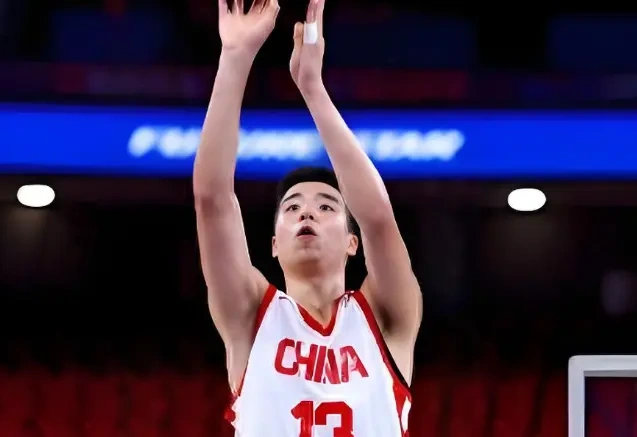 天赋炸裂！张懿赵杰23分6助率U17男篮大胜喀麦隆