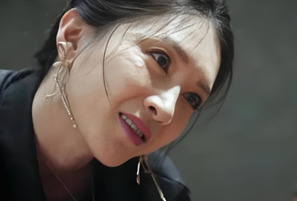 江疏影《昨夜将至》演“恶女”，39岁这步棋走对了