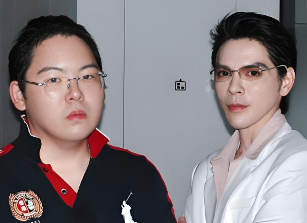 从被父母拉黑断联到合体直播破1500万，向佑说“这是我人生的高光时刻”