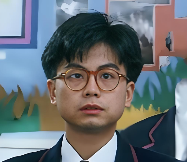 戏里是周星驰御用配角，戏外是北大硕士的父亲，黄一山这次最让人动容