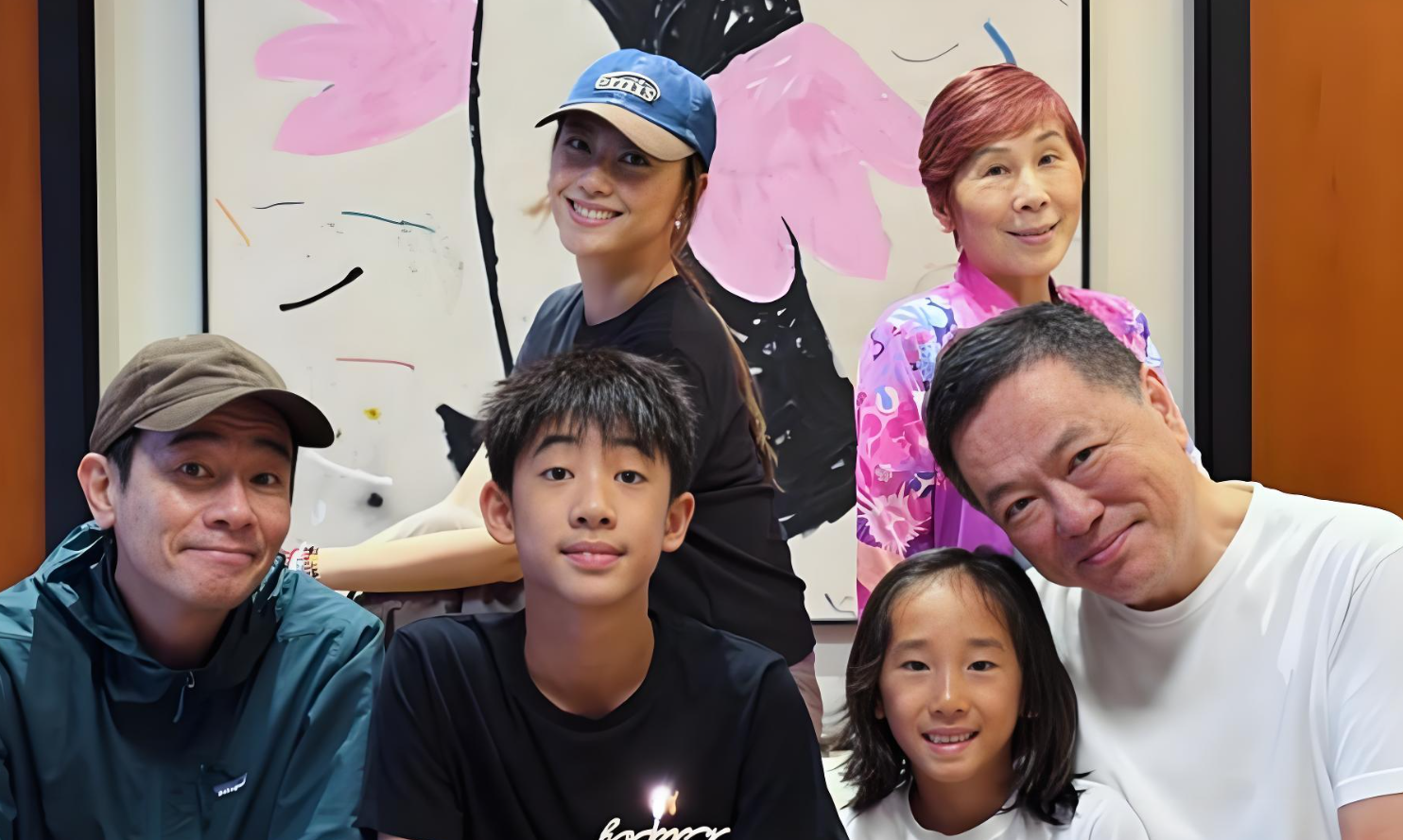 应采儿晒居家生日照，记录长子Jasper十三岁成长时刻