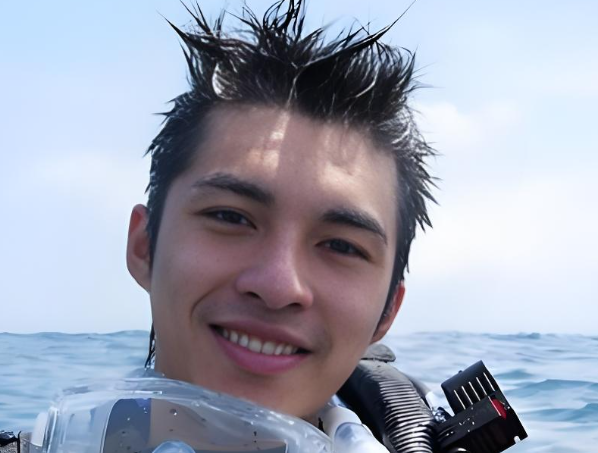 熬了21年配角，曾被质疑吃软饭，47岁前TVB男演员终于当上电影男主角