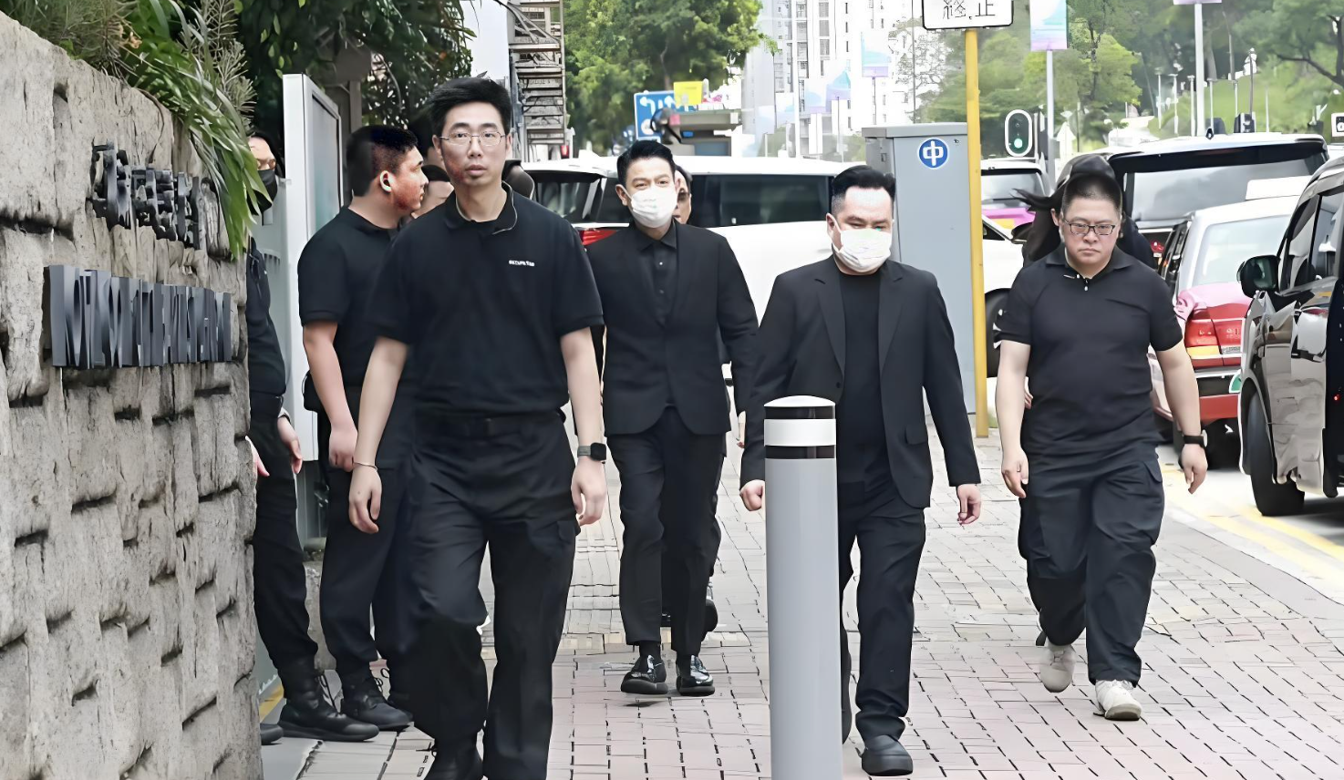 周润发刘德华含泪送别，他才是港圈真正恩师