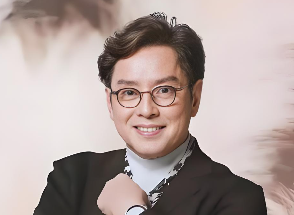 谭咏麟一句话终结60年友情传言：方向不同，情分不变