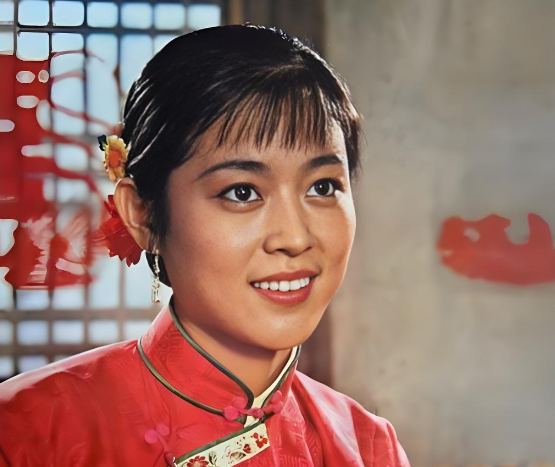 一颗扣子等三年，《山菊花》里这场爱情比战火更烈