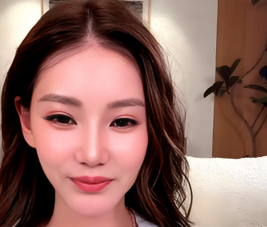 玥儿一回家小汪宝就失宠了，嚎了半小时没人管直接被塞车里带回家
