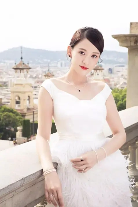 45岁陈乔恩官宣婚讯！终于找到了专属的&ldquo;白马王子&rdquo;