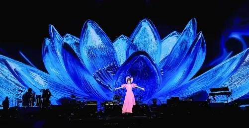 腾格尔南昌演唱会，强烈的民族元素