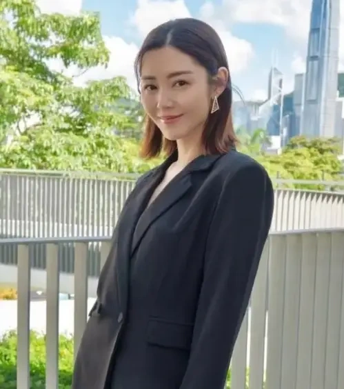 事业为重！卫诗雅婚礼全权交未婚夫包办