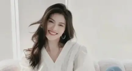 陈伟霆与超模何穗恋情曝光，这是同居了？