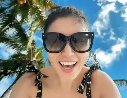 林心如晒泳装照！这是容颜回春了？