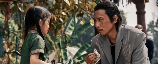 《浴火之路》刘烨人物版预售海报可以看出，&ldquo;刘烨眼睛里有刀&rdquo;