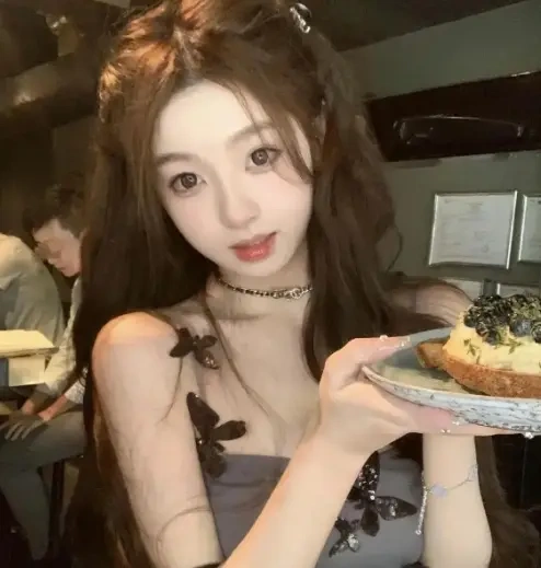 王思聪爱人懒懒&ldquo;幼态脸&rdquo;引爆全网！