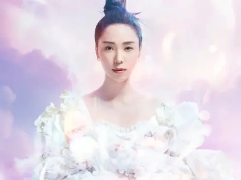 云朵演唱会泪洒舞台，跪谢感恩