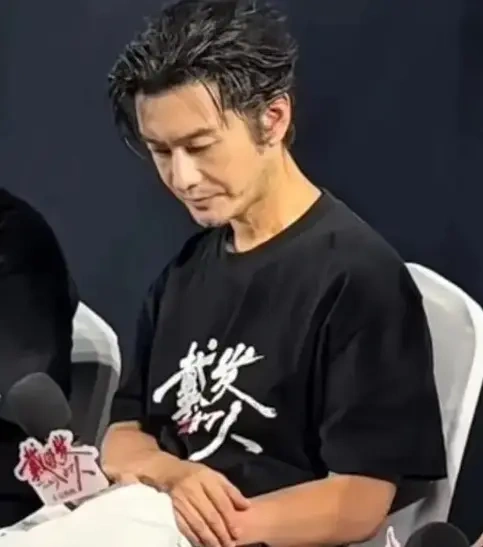 黄晓明泪别姥姥