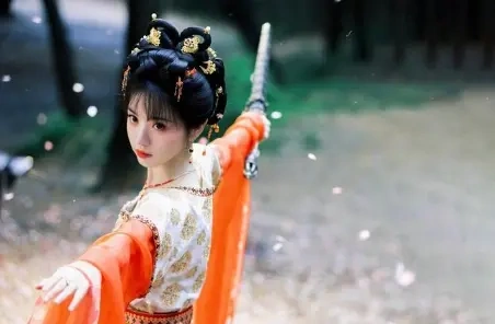 《逐玉》火热来袭，张凌赫首搭田曦薇很惊喜