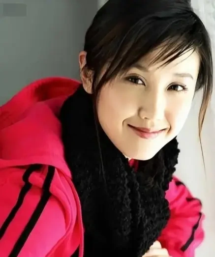 演员李婷：29岁嫁50岁老戏骨，如今成为人生赢家