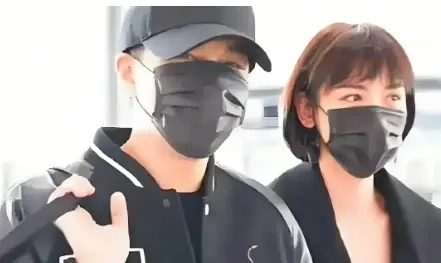刘恺威被曝与女友李晓峰分手，基本失业在家