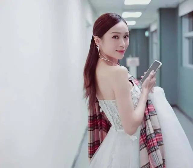 又走一个！TVB知名女星正式宣布离巢
