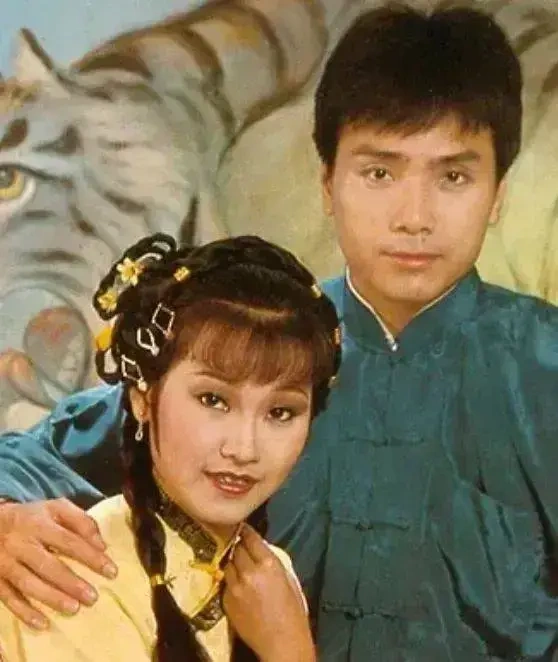 亚视&ldquo;万年老二&rdquo;徐宝凤与友人叙旧