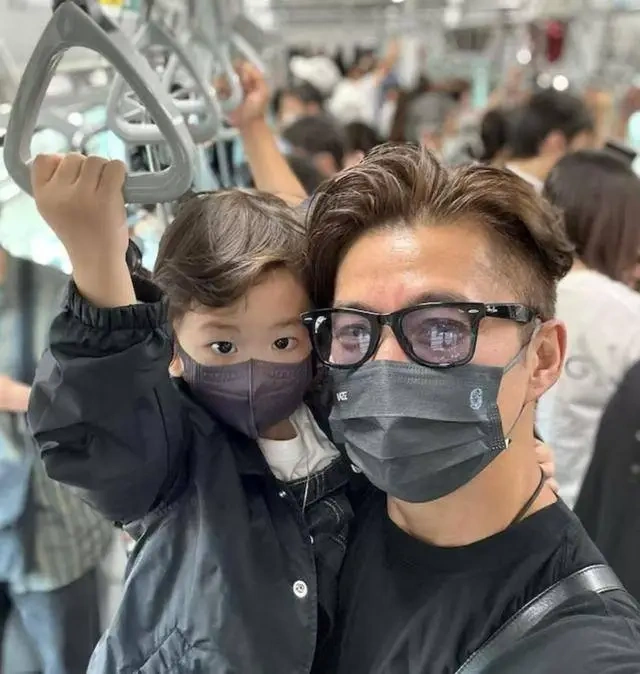 48岁TVB视帝被指无戴婚戒兼独自带娃