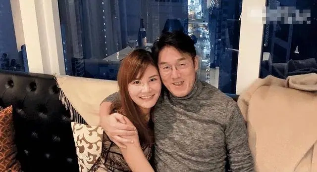 百亿富豪马清铿原配曝光