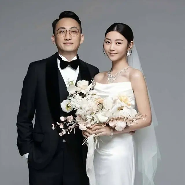 恭喜！香港知名女星晒高颜值婚纱照