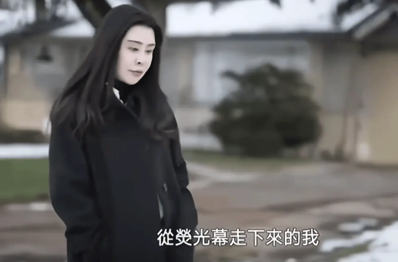 王祖贤拍片宣传自家的艾灸馆