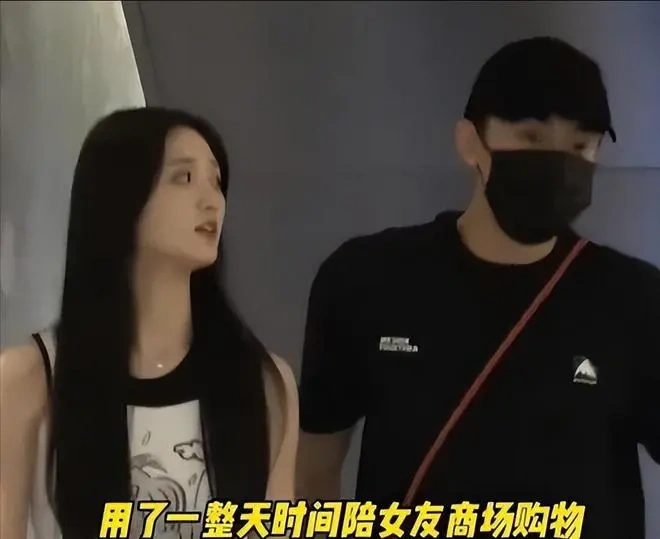 林更新史芮伊恋情瓜升级！15次同框+点赞乌龙，这波糖撒得有点实锤啊？
