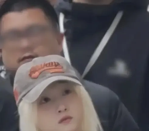 27岁关晓彤的清醒，打脸了多少年轻小花旦？