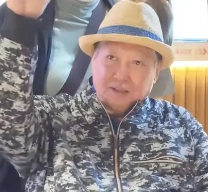 洪金宝穿布鞋，李立群住农村，寇振海住豪宅