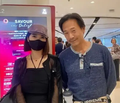 被指撞脸吴千语老公，如今成为大学导师