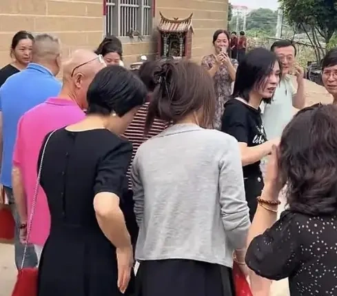 养父母家风俗客人祭拜宗嗣