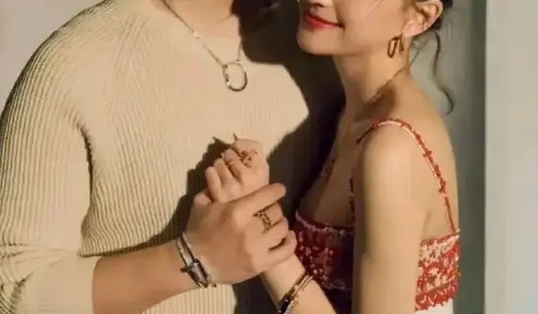 窦骁与何超莲要婚变