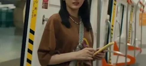 花钱复出捞金