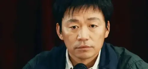 戏里戏外一对比，才懂他对宋喆隐忍的真相