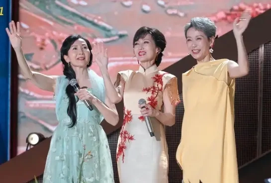 叶童终止白娘子演唱会惹争议