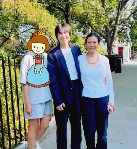 萧敬腾伦敦被偶遇